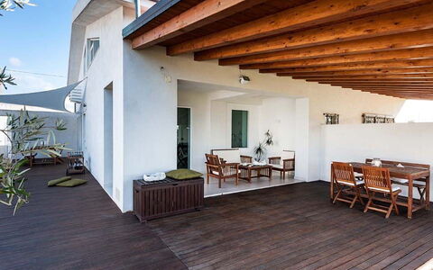 Cala Marina: Holz, Holzboden, Flooring, Fussboden, Die Architektur, Zuhause, Veranda, Gartenmöbel, Möbel, Deck