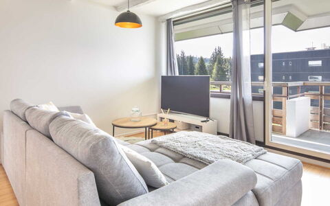 Cytises: Interior Design, Flooring, Fussboden, Möbel, Decke, Holz, Zimmer, Couch, Wohnung, Wohnzimmer