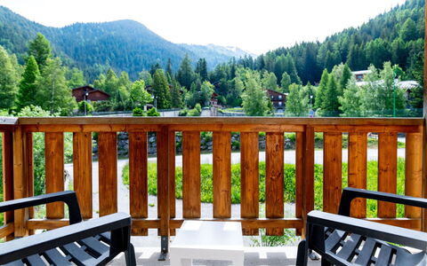 La Turra: Bergstation, Gebirge, Lärche, Senke, Holzbeize, Alpen, Grat, Hartholz, Stuhl