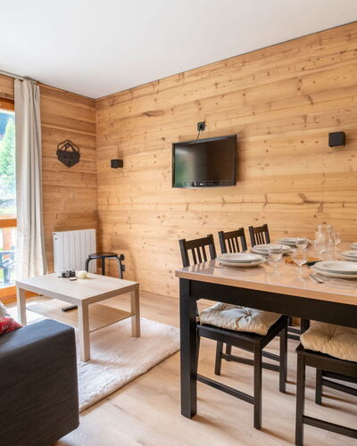 La Turra: Holz, Holzboden, Flooring, Möbel, Hartholz, Holzbeize, Fussboden, Küche & Esszimmer Tisch, Planke, Lack