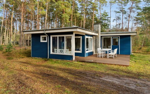 Pisana - 300M from the Sea: Möbel, Interior Design, Flooring, Fussboden, Decke, Zimmer, Stuhl, Tabelle, Wohnung, Küche & Esszimmer Tisch