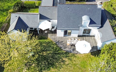 Les Guérins: Dach, Haus, Zuhause, Wohngebiet, Hütte, Estate, Landscaping, Garten, Auffahrt, Garten