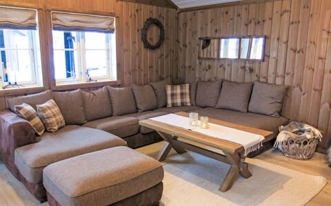 Knodden: Holz, Möbel, Interior Design, Flooring, Fussboden, Zuhause, Wohnzimmer, Couch, Zimmer, Holzbeize