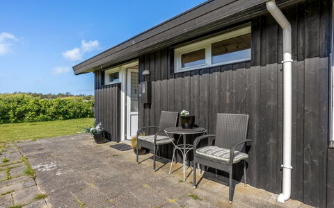 Erblin - 400M from the Sea: Estate, Schatten, Auffahrt, Bauernhaus