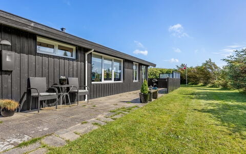 Erblin - 400M from the Sea: Estate, Schatten, Auffahrt, Bauernhaus