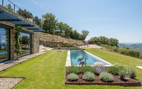 Villa Feronia: Landschaft, Grundstueck, Garten, Ground, Landscaping, Estate, Bauernhaus, Villa, Hinterhof