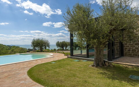 Villa Trasimena: Garten, Estate, Landscaping, Schwimmbad, Schatten, Bauernhaus, Villa, Hinterhof, Hazienda