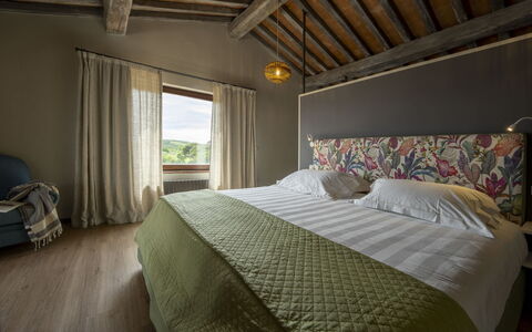 Villa delle Rose: Möbel, Interior Design, Linens, Schlafzimmer, Textil, Bett, Decke, Zimmer, Bedding, Bettdecke