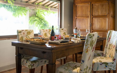 Villa delle Rose: Möbel, Interior Design, Tabelle, Holz, Stuhl, Küche & Esszimmer Tisch, Esszimmer, Textil, Flooring, Geschirr
