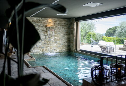 Villa delle Rose: Schwimmbad, Verbundwerkstoff, Resort, Water Feature, Design, Hotel, Eco Hotel, Zimmerpflanze, Villa, Hof