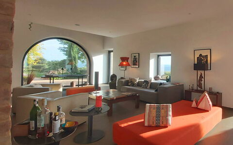 Podere Vigna Nuova: Möbel, Interior Design, Tabelle, Couch, Flooring, Beleuchtung, Decke, Wohnzimmer, Fussboden, Zuhause