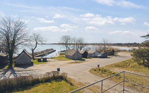 Hakon - 40M from the Sea: Haus, Dach, Zuhause, Hütte, Schuppen, Gartenbauten, Abstellgleis, Garten, Blockhaus, Hütte