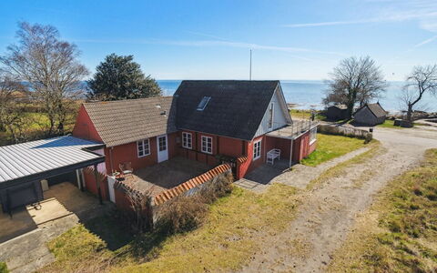 Hakon - 40M from the Sea: Haus, Dach, Zuhause, Hütte, Schuppen, Gartenbauten, Abstellgleis, Garten, Blockhaus, Hütte