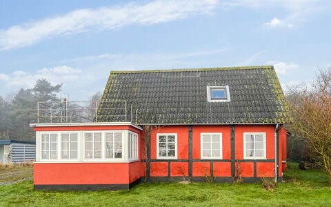 Hakon - 40M from the Sea: Haus, Dach, Zuhause, Hütte, Schuppen, Gartenbauten, Abstellgleis, Garten, Blockhaus, Hütte