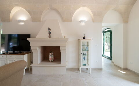 Villa Prestige: Wand, Flooring, Interior Design, Fussboden, Möbel, Decke, Beleuchtung, Zimmer, Light Fixture, Wohnzimmer