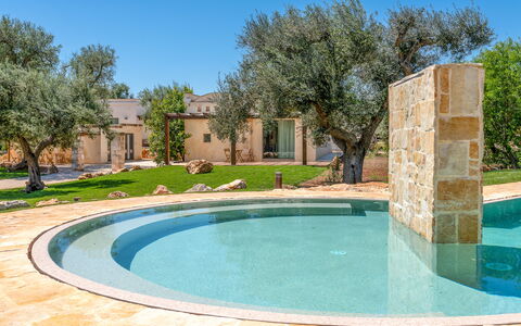 Trulli Corte Kalia, Golf & Puglia: Schwimmbad, Water Feature, Garten, Landscaping, Schatten, Resort, Hinterhof, Design, Hazienda, Fliese