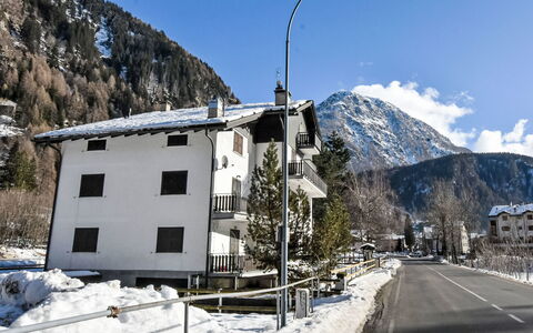 Leonardi Terrace: Wohnung, Boot, Watercraft, Yachthafen, Eigentumswohnung, Balkon, Hafen, Hafen, Hotel, Boote Und Boating - Geräte Und Materialien