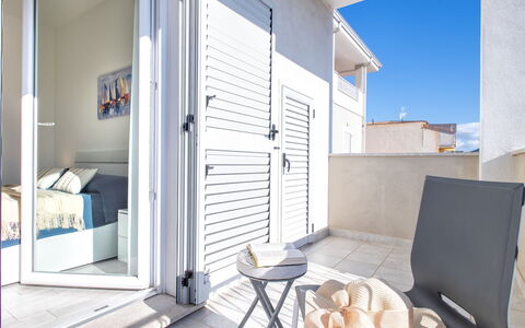 Vista Blu: Wohnung, Boot, Watercraft, Yachthafen, Eigentumswohnung, Balkon, Hafen, Hafen, Hotel, Boote Und Boating - Geräte Und Materialien