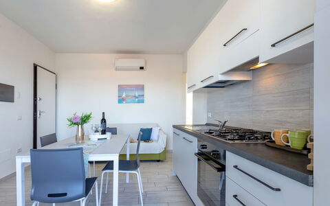 Vista Blu: Wohnung, Boot, Watercraft, Yachthafen, Eigentumswohnung, Balkon, Hafen, Hafen, Hotel, Boote Und Boating - Geräte Und Materialien