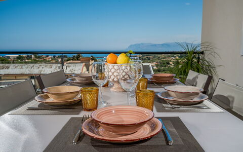 Attico Sea View: Geschirr, Möbel, Tabelle, Küche & Esszimmer Tisch, Servierware, Dishware, Interior Design, Stuhl, Porzellan, Esszimmer