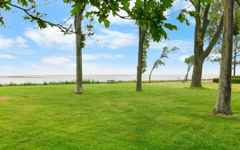 Kari - 50M from the Sea: Wohnung, Eigentumswohnung, Estate, Balkon, Villa, Hotel
