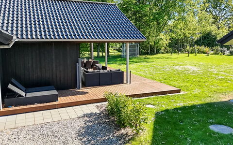 Erlinda - 300M from the Sea: Erholung, Werbung, Park, Banner, Schild, Pfad
