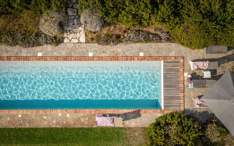 Villa Olivo: Blau, Wasser, Schwimmbad, Verbundwerkstoff, Water Feature, Resort, Schatten, Landscaping, Eco Hotel