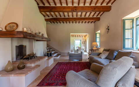 Podere i Poggi: Möbel, Interior Design, Wand, Flooring, Fussboden, Holz, Decke, Wohnzimmer, Couch, Zimmer