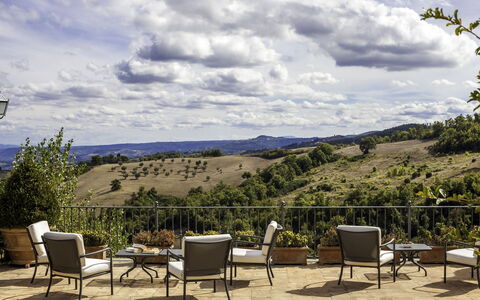 Podere Bella Vista: Möbel, Gartenmöbel, Landschaft, Stuhl, Grundstueck, Tisch Im Freien, Schatten, Landscaping, Terrasse, Eco Hotel