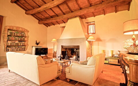 Villa Sagrantino: Möbel, Wand, Interior Design, Zuhause, Flooring, Wohnzimmer, Zimmer, Haus, Beleuchtung, Couch