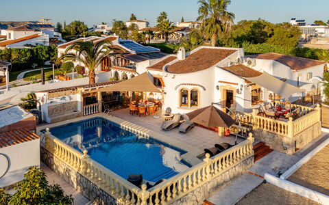 Villa Cristina: Schwimmbad, Resort, Estate, Hazienda, Freizeit, Urlaub, Villa, Villa, Ferienort