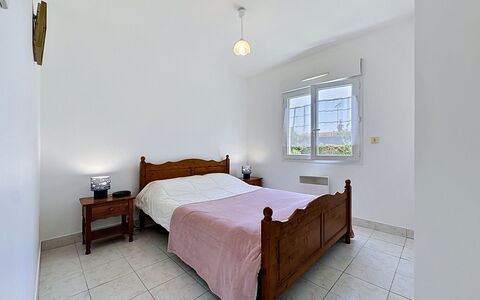 Le Chant des Sables: Fussboden, Flooring, Decke, Schlafzimmer, Bett, Möbel, Interior Design, Wohnung, Bedding, Bettdecke