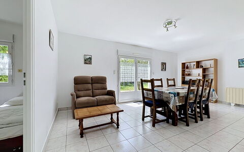 Le Chant des Sables: Möbel, Flooring, Fussboden, Interior Design, Couch, Zimmer, Decke, Wohnzimmer, Stuhl