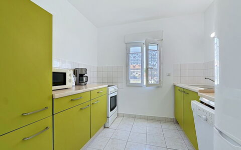 Le Chant des Sables: Flooring, Major Appliance, Küche, Fussboden, Interior Design, Küchengerät, Decke, Countertop, Zimmer, Wohnung