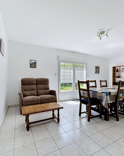 Le Chant des Sables: Möbel, Flooring, Fussboden, Interior Design, Couch, Zimmer, Decke, Wohnzimmer, Stuhl