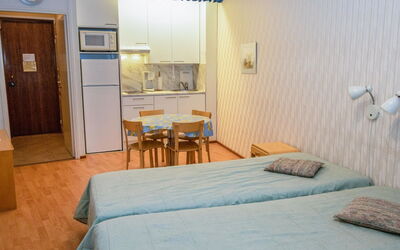 Kylpylä-Hotelli, Huone 442