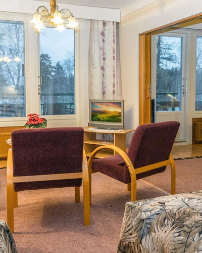 Kylpylä-Hotelli, Huone 448