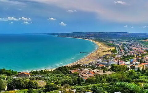Appartamenti Della Rosa Seaside Abruzzo: Blau, Gewässer, Küste, Horizont, Küsten Und Ozeanische Forms, Meer, Strand, Ozean, Ufer, Bucht