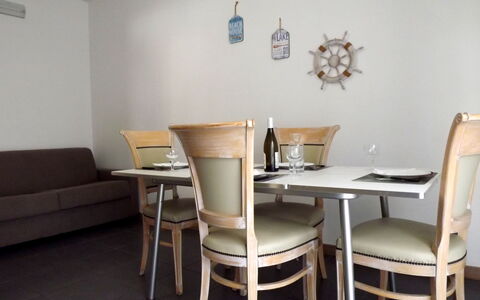 Residence Near The Sea - Abruzzo: Möbel, Interior Design, Holz, Flooring, Tabelle, Esszimmer, Stuhl, Küche & Esszimmer Tisch, Fussboden, Zimmer