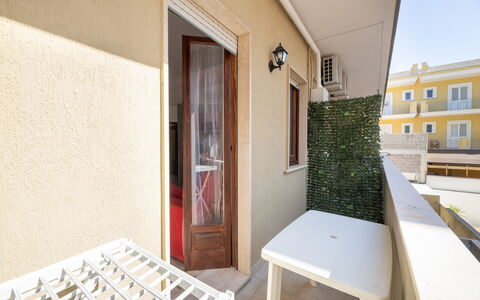 Gallipoli Apartment Ac, Seaside: Holz, Fussboden, Flooring, Holzbeize, Balkon, Fliese