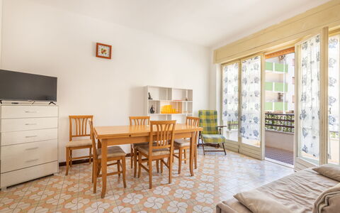 Vico Apartment Balcony, Gallipoli: Interior Design, Flooring, Fussboden, Holz, Zimmer, Decke, Möbel, Holzboden, Wohnung