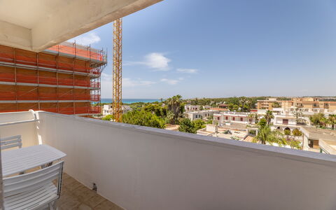 Sea View Apartment, Ac Gallipoli: Wohnung, Balkon, Schatten, Hotel