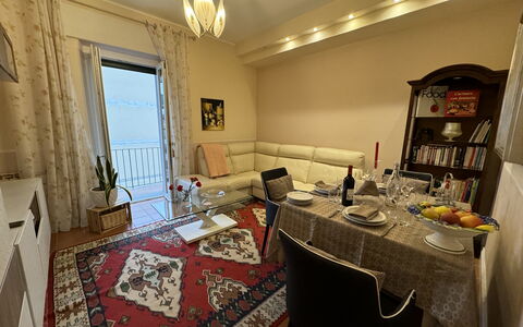 Sto Bene Qua: Möbel, Interior Design, Flooring, Fussboden, Holz, Zimmer, Decke, Tabelle, Couch, Wohnzimmer
