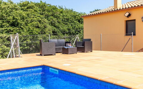 Esteva: Blau, Schwimmbad, Verbundwerkstoff, Gartenmöbel, Resort, Schatten, Freizeit, Eco Hotel, Sonnenliege, Villa