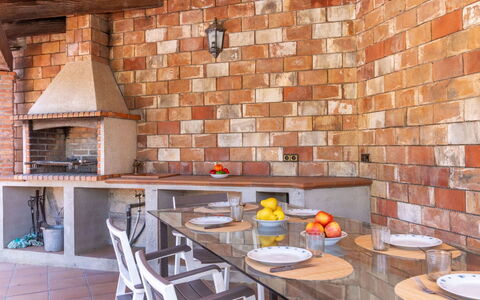Esteva: Wand, Backstein, Holz, Möbel, Flooring, Fussboden, Interior Design, Mauerwerk, Fliese, Steinwand