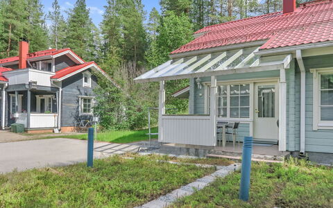 Katinkulma 2: Haus, Zuhause, Hütte, Abstellgleis, Garten, Auffahrt, Gartenbauten, Veranda, Hinterhof