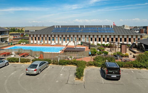 Mijat - 50M from the Sea: Schwimmbad, Verbundwerkstoff, Resort, Hotel, Eco Hotel, Ferienort
