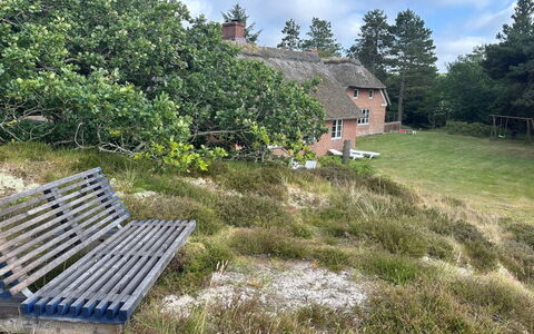 Ibbe - 3.5Km from the Sea: Estate, Schatten, Auffahrt, Bauernhaus