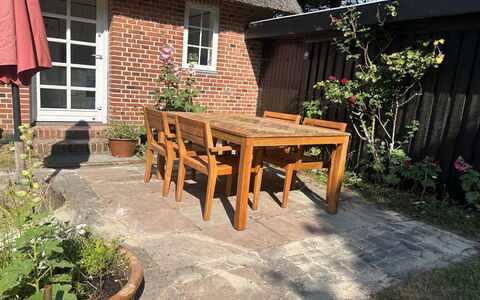 Ibbe - 3.5Km from the Sea: Estate, Schatten, Auffahrt, Bauernhaus