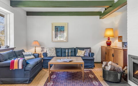 Ibbe - 3.5Km from the Sea: Möbel, Interior Design, Couch, Flooring, Fussboden, Wand, Wohnzimmer, Holz, Decke, Zimmer
